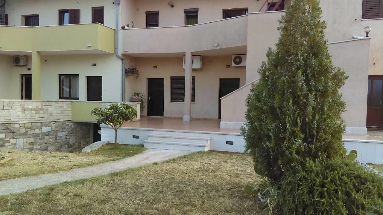 Apartments Rossa Muntic 0*,